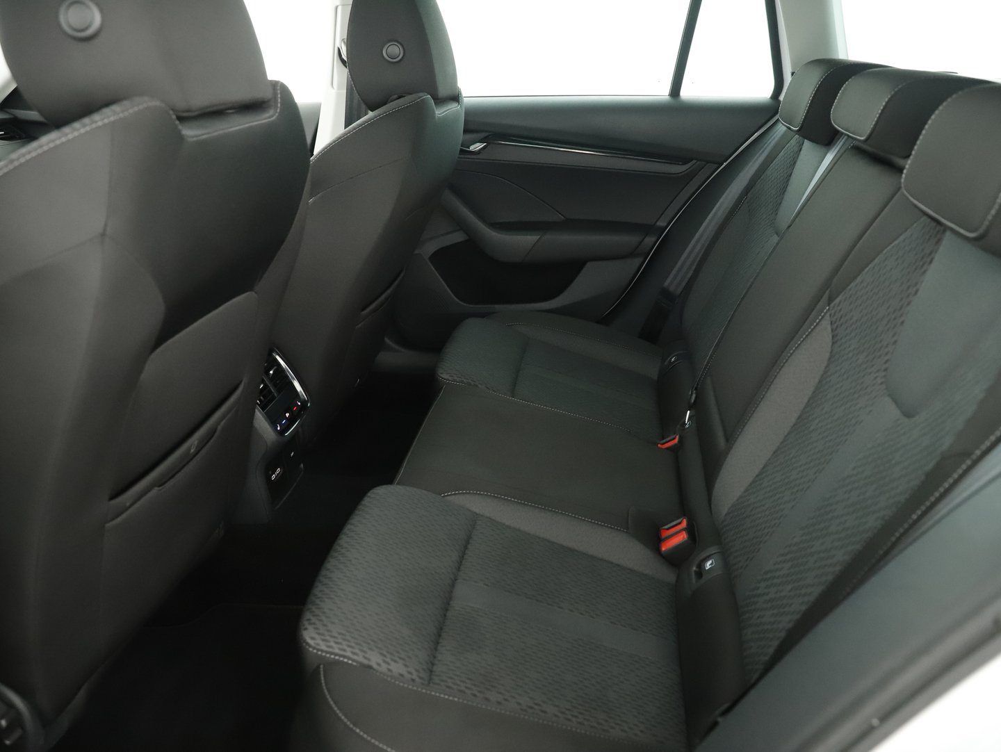 Škoda OCTAVIA Combi Ambition TDI DSG | Bild 12 von 15
