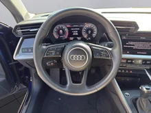 Audi A3 Sportback 35 TFSI S line exterieur in navarrablau metallic