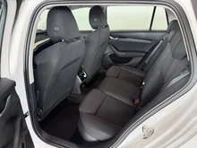 Škoda Octavia Combi Essence TSI in Alaska-Weiß