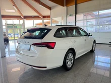 Škoda Octavia Combi Essence TSI in Alaska-Weiß