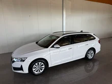 Škoda Octavia Combi Essence TSI in Alaska-Weiß