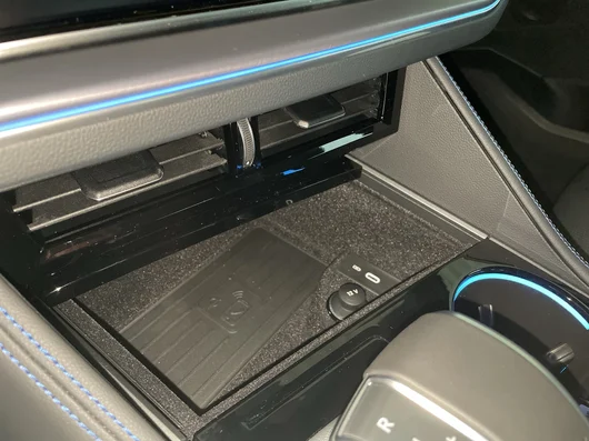 Bild eines VW Touareg R eHybrid TSI 4M. Final Edition