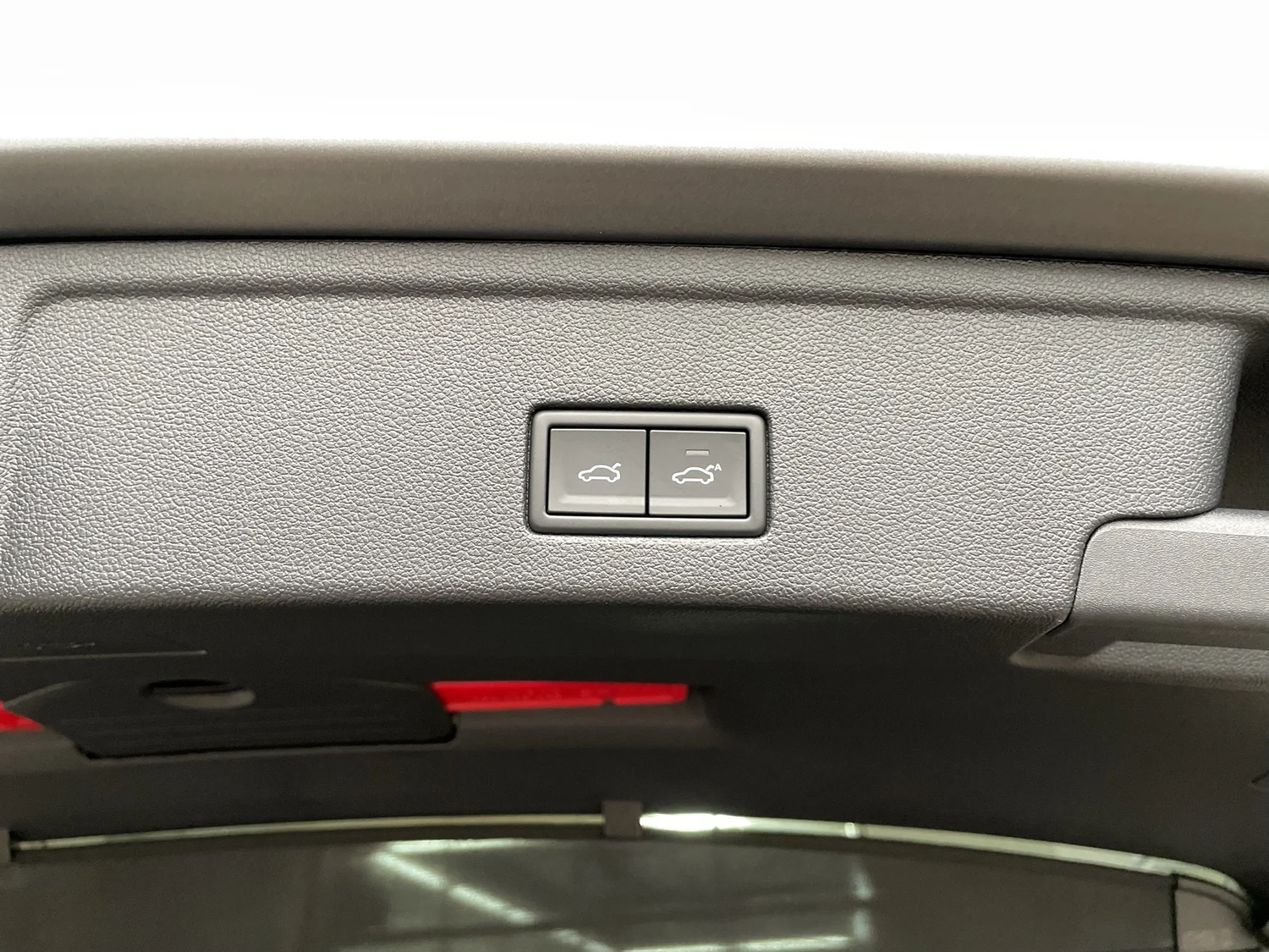 Bild eines VW Touareg R eHybrid TSI 4M. Final Edition