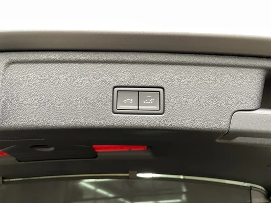 Bild eines VW Touareg R eHybrid TSI 4M. Final Edition