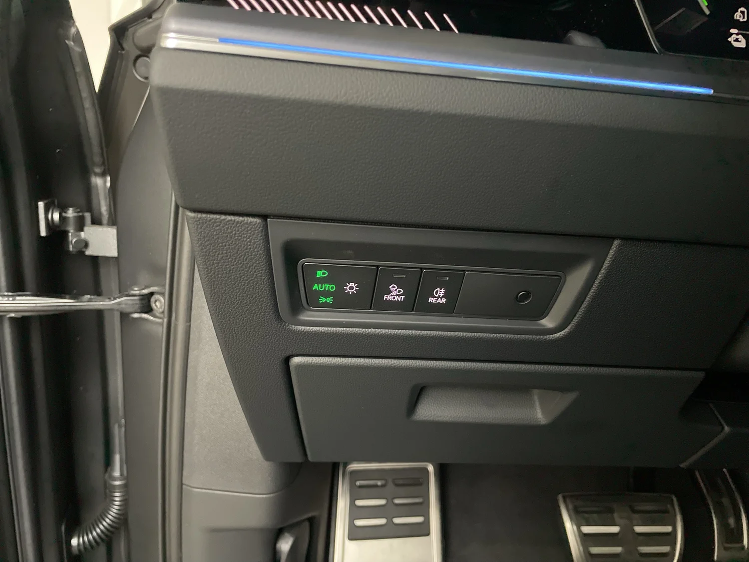 Bild eines VW Touareg R eHybrid TSI 4M. Final Edition