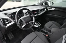 Audi Q4 e-tron 45 e-tron quattro in J6 Auroraviolett Metallic
