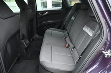 Audi Q4 e-tron 45 e-tron quattro in J6 Auroraviolett Metallic
