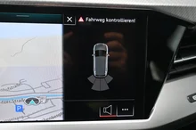 Audi Q4 e-tron 45 e-tron quattro in J6 Auroraviolett Metallic