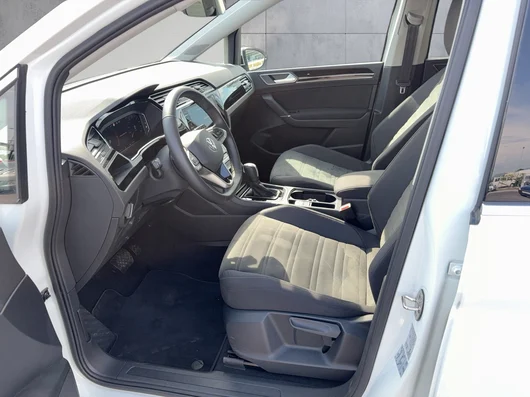 Bild eines VW Touran R-Line TDI DSG