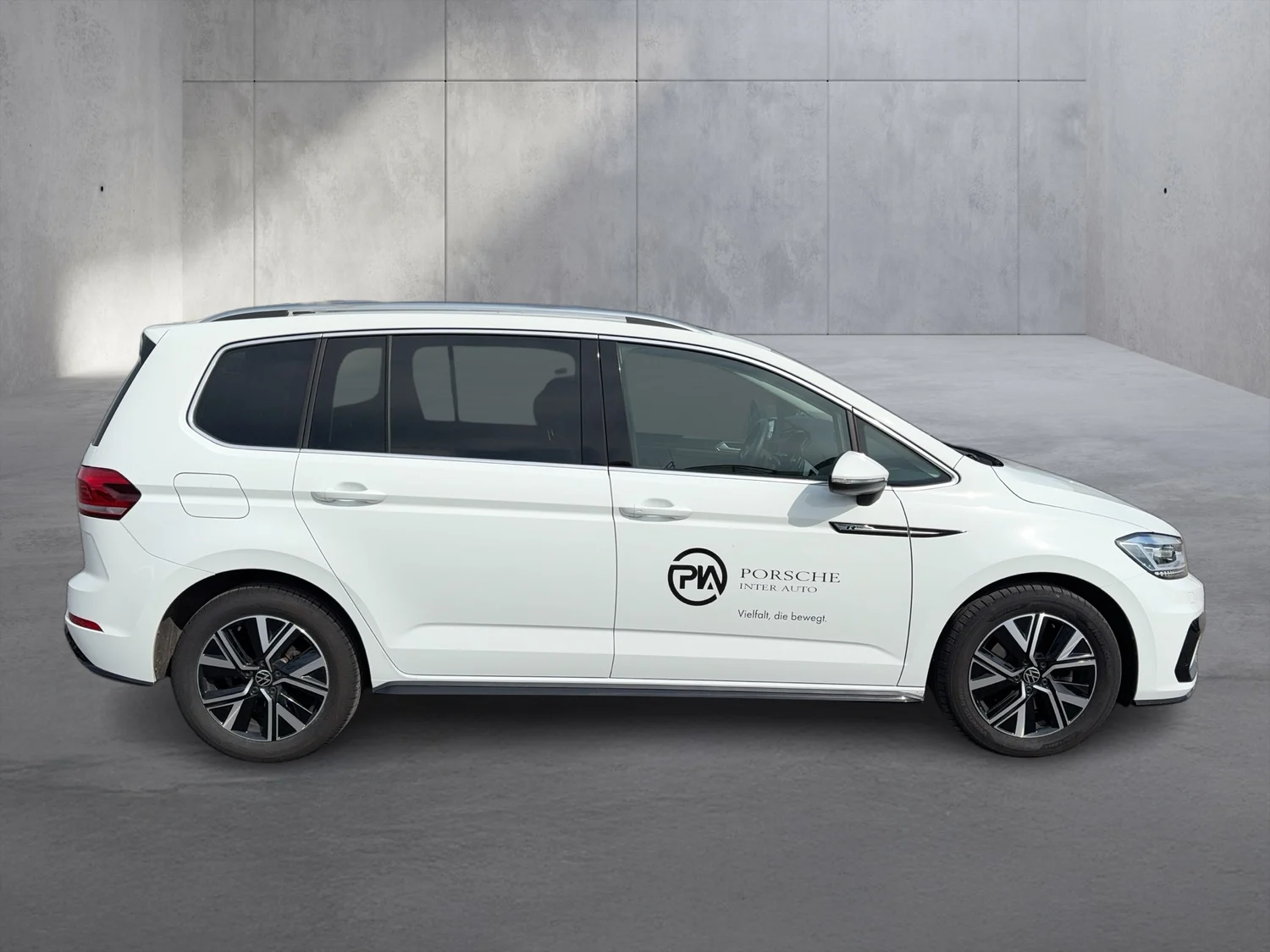 Bild eines VW Touran R-Line TDI DSG