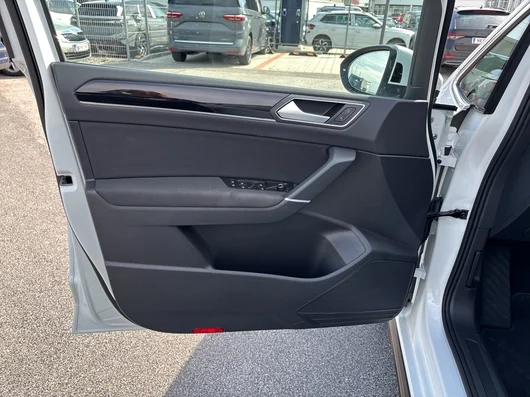Bild eines VW Touran R-Line TDI DSG