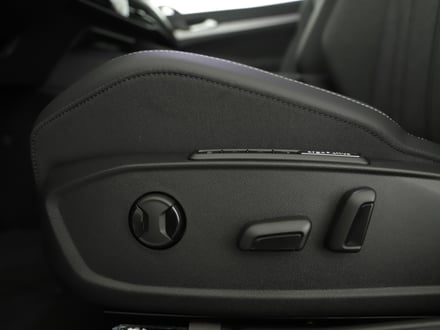 VW Golf Variant Life mHeV DSG
