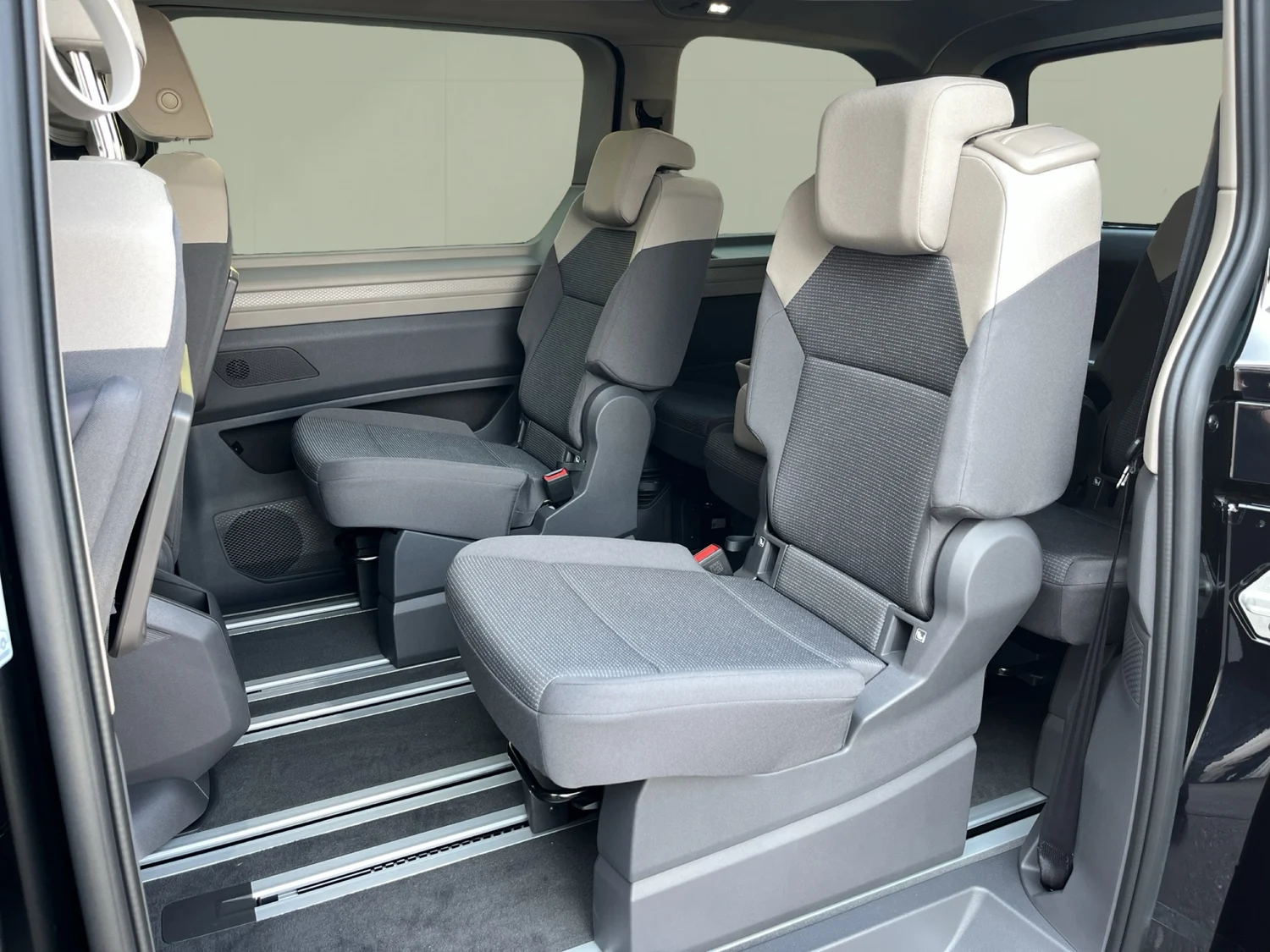 Bild eines VW Multivan Business TDI