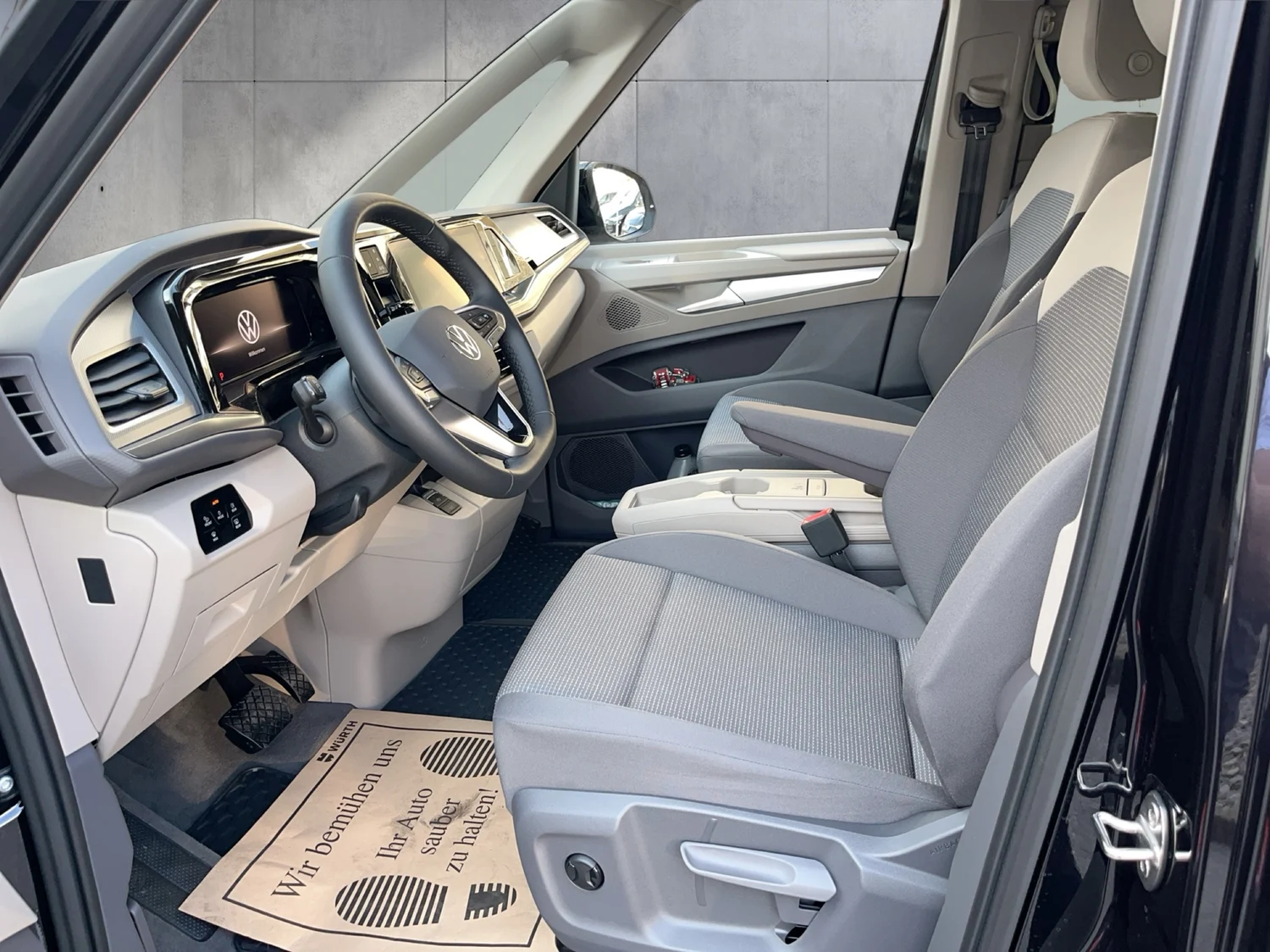 Bild eines VW Multivan Business TDI