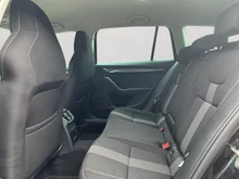 Škoda Octavia Combi Style TSI ACT DSG in Black-Magic Perleffekt