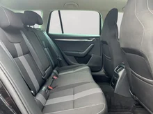 Škoda Octavia Combi Style TSI ACT DSG in Black-Magic Perleffekt
