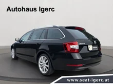 Škoda Octavia Combi Style TSI ACT DSG in Black-Magic Perleffekt