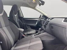 Škoda Octavia Combi Style TSI ACT DSG in Black-Magic Perleffekt