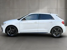 Audi A1 Sportback 25 TFSI intense in Cortinaweiss