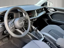 Audi A1 Sportback 25 TFSI intense in Cortinaweiss
