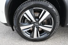 Nissan X-TRAIL e-Power e-4orce Tekna in weiß
