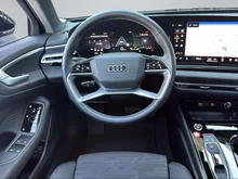 Audi A5 Avant e-hybrid quattro 220 kW in 0E Mythosschwarz Metallic