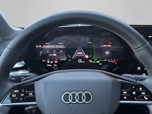 Audi A5 Avant e-hybrid quattro 220 kW in 0E Mythosschwarz Metallic
