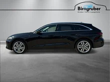 Audi A5 Avant e-hybrid quattro 220 kW in 0E Mythosschwarz Metallic