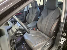 Škoda Enyaq 80 in Black-Magic Perleffekt