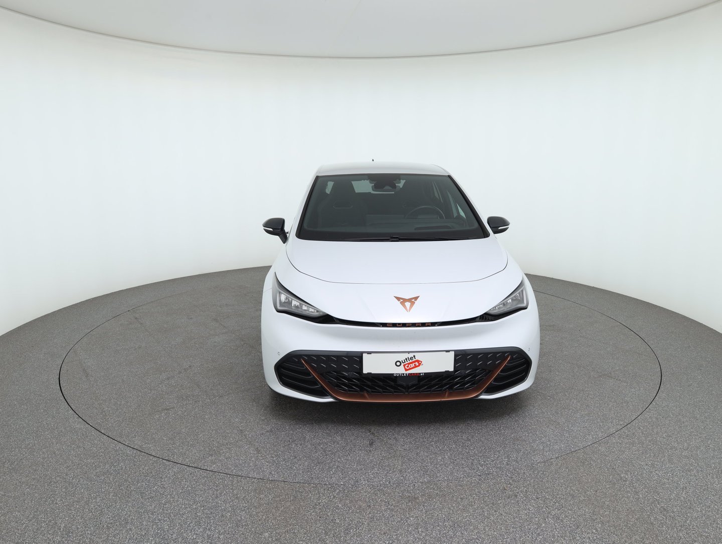 SEAT Born 77 e-Boost 170kW/231PS | Bild 2 von 35