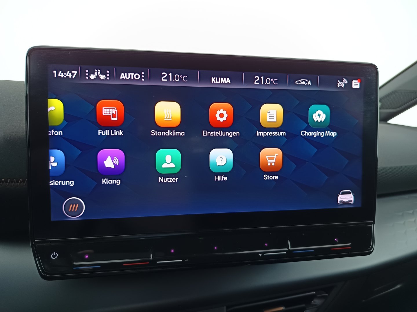 SEAT Born 77 e-Boost 170kW/231PS | Bild 19 von 35