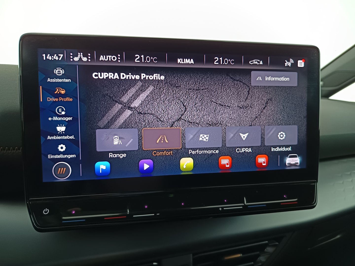 SEAT Born 77 e-Boost 170kW/231PS | Bild 25 von 35