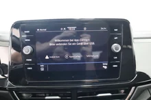 VW T-Roc R-Line TSI in weiss - normal