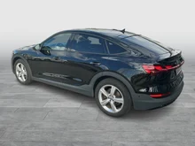 Audi e-tron Sportback 55 300 kW Business in Brillantschwarz
