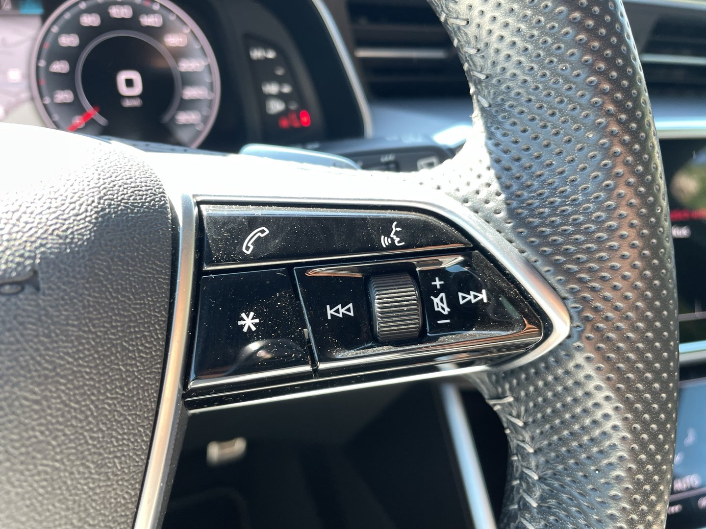 Audi A6 Avant 35 TDI Sport | Bild 13 von 26