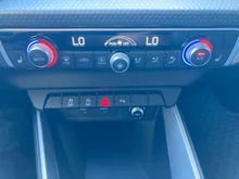 Audi A1 Sportback 30 TFSI intense in Mythosschwarz Metallic