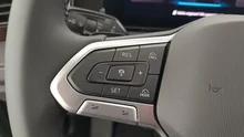 VW Tiguan Friends eTSI DSG in Cipressino-Grün Metallic