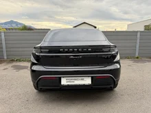 Porsche Macan 4 in tiefschwarzmetallic