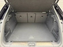 Porsche Macan 4 in tiefschwarzmetallic