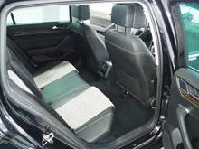 VW Passat Variant HL TDI SCR 4MOTION DSG in 2T Deep Black Perleffekt