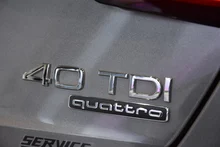 Audi A4 Limousine 40 TDI quattro in terragrau metallic