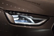 Audi A4 Limousine 40 TDI quattro in terragrau metallic