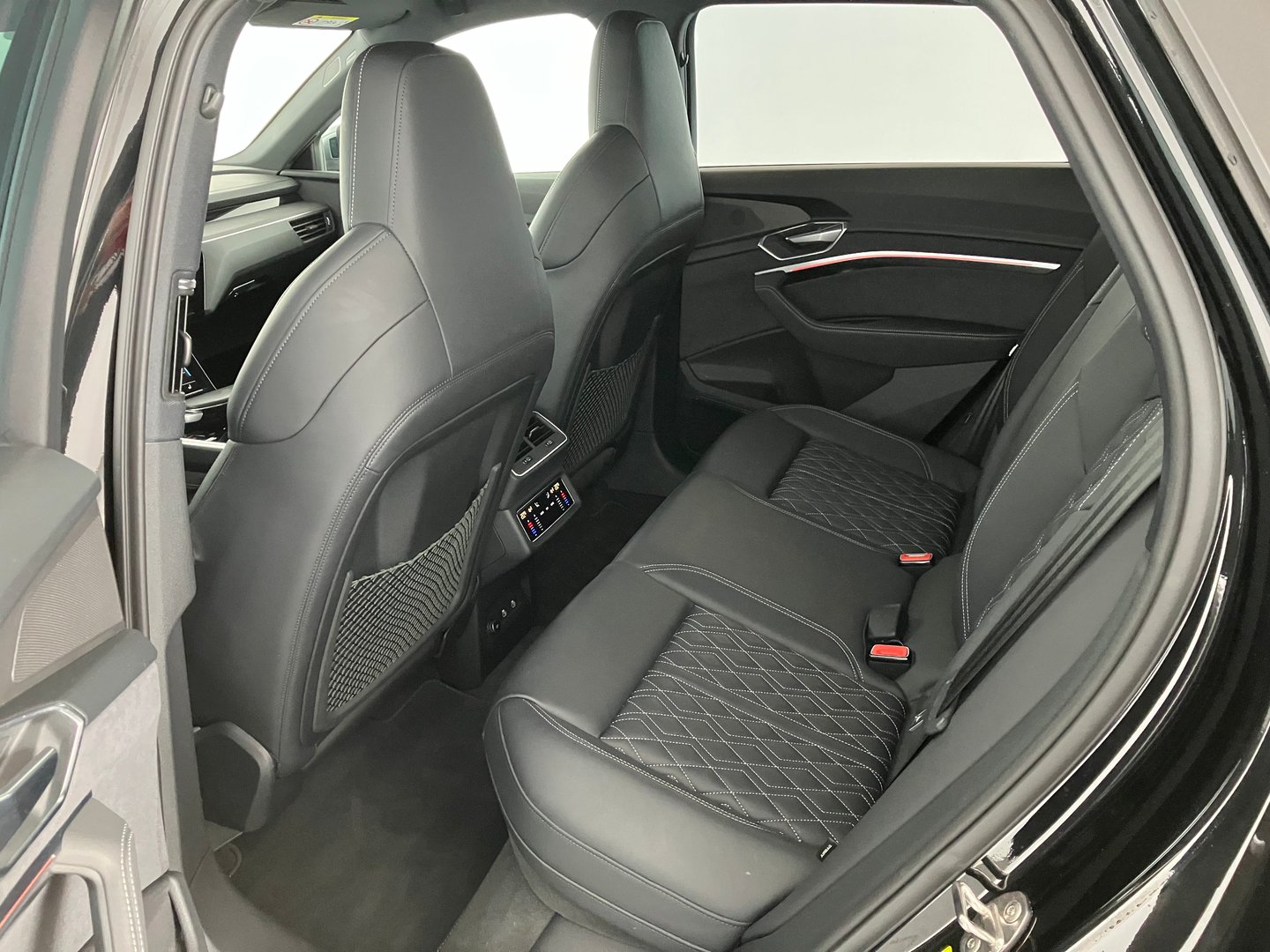 Audi e-tron S 370 kW | Bild 15 von 19