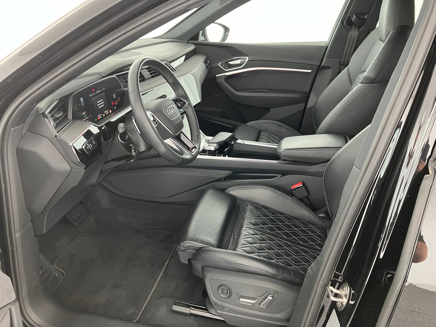 Audi e-tron S 370 kW | Bild 4 von 19