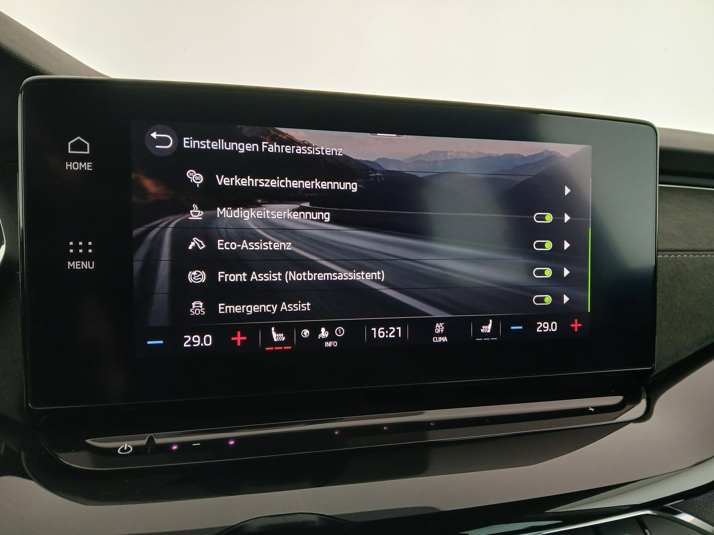 Škoda OCTAVIA Combi Style TSI e-TEC DSG | Bild 28 von 39