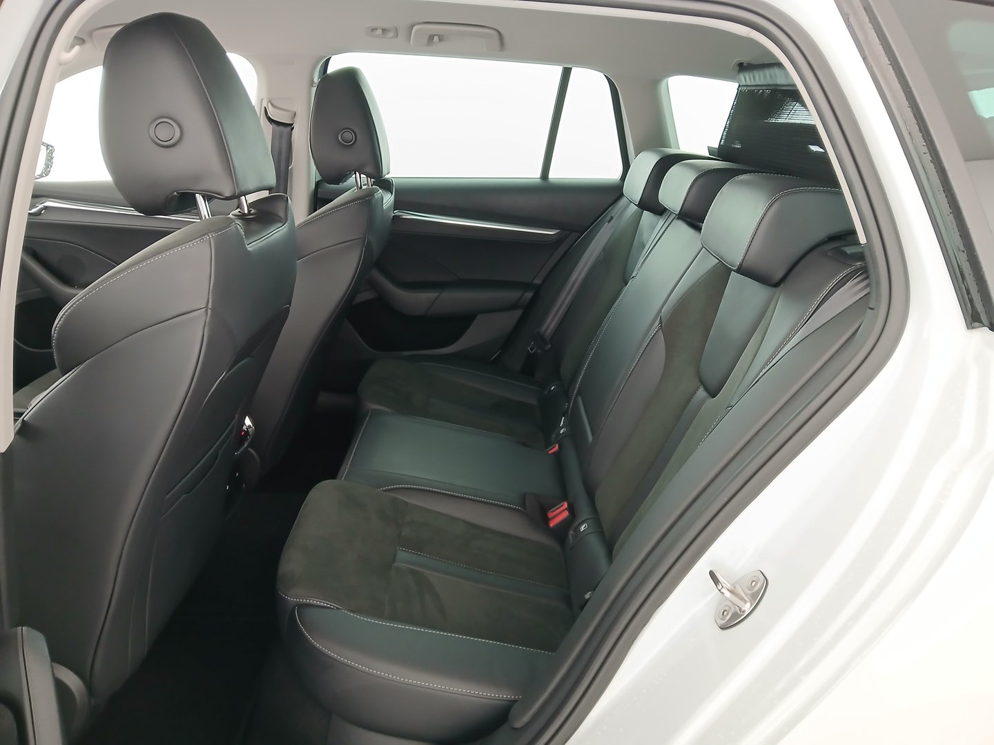 Škoda OCTAVIA Combi Style TSI e-TEC DSG | Bild 33 von 39