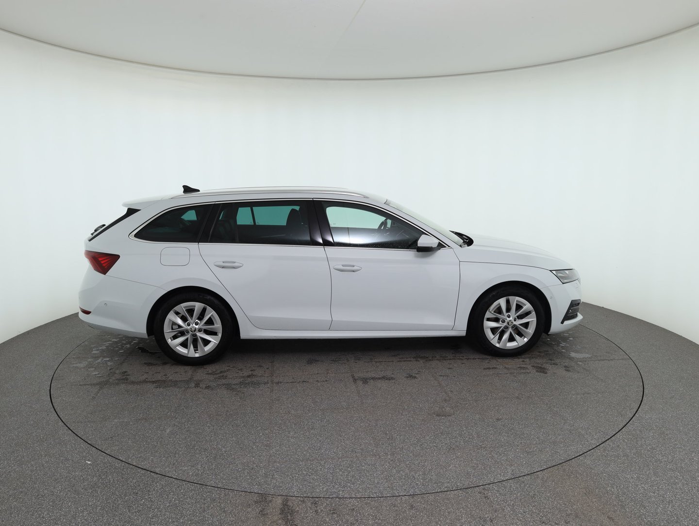 Škoda OCTAVIA Combi Style TSI e-TEC DSG | Bild 4 von 39