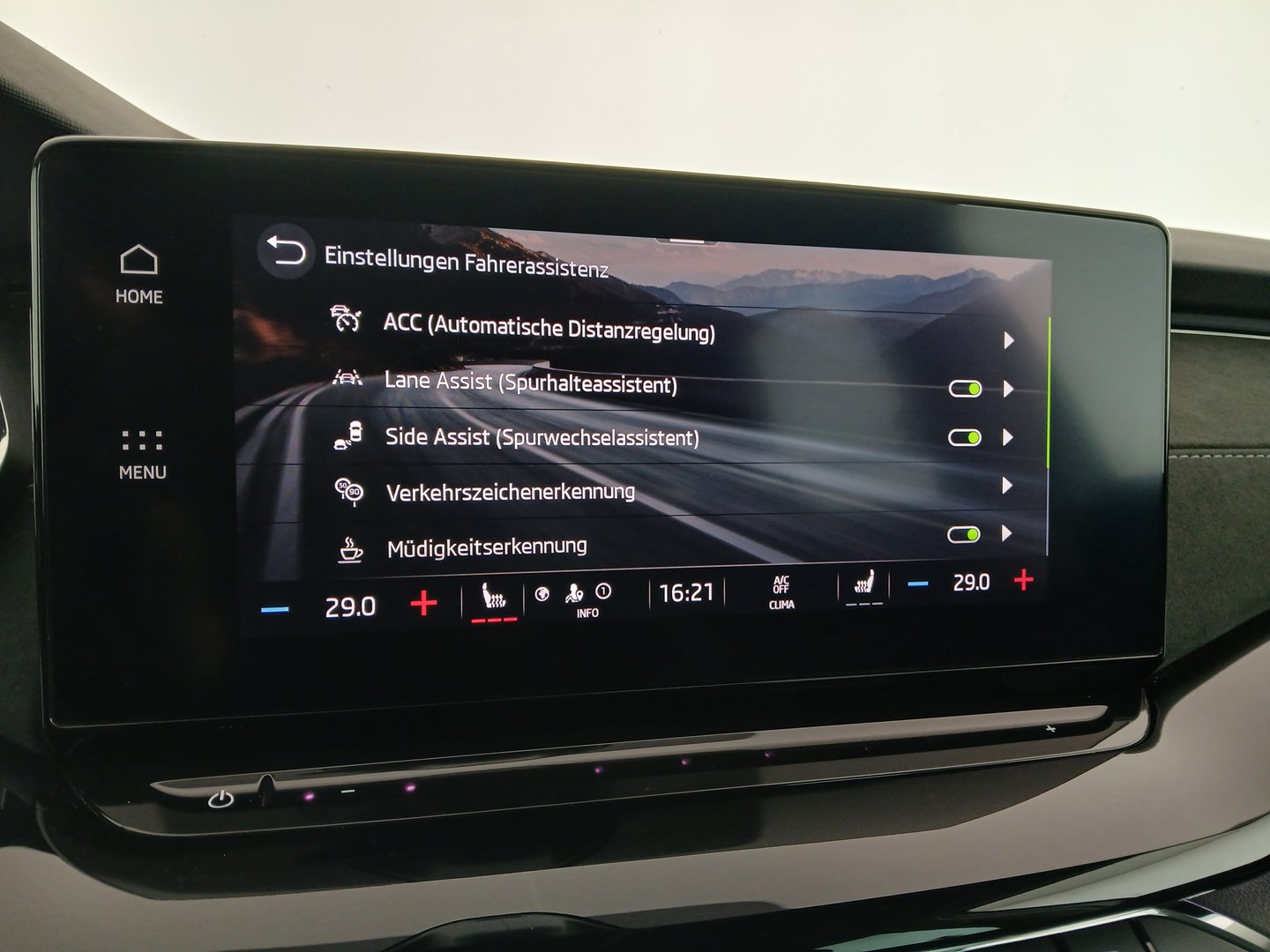 Škoda OCTAVIA Combi Style TSI e-TEC DSG | Bild 27 von 39