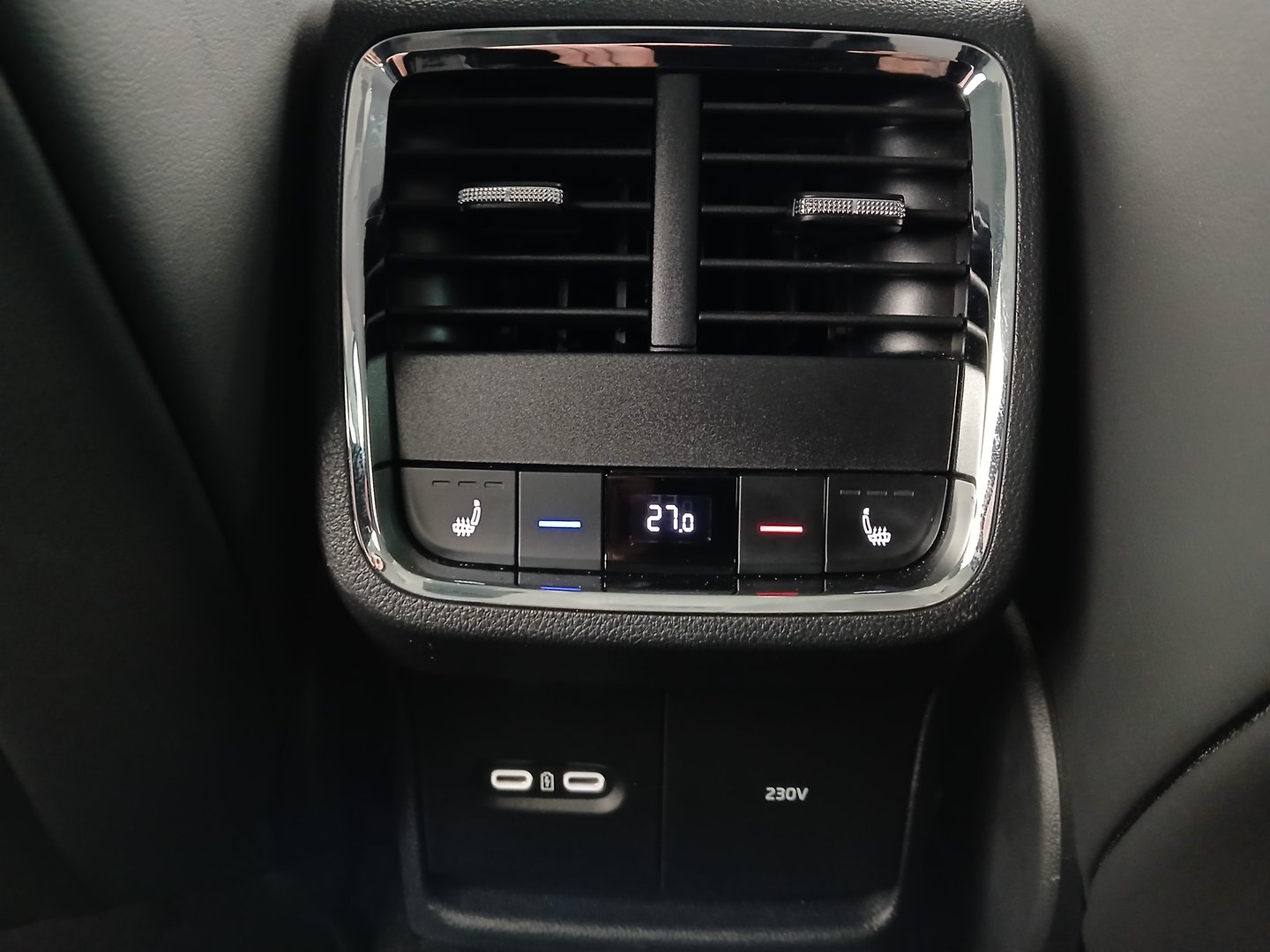 Škoda OCTAVIA Combi Style TSI e-TEC DSG | Bild 34 von 39