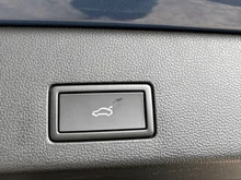 VW Golf Variant Business TSI in Anemonenblau Metallic